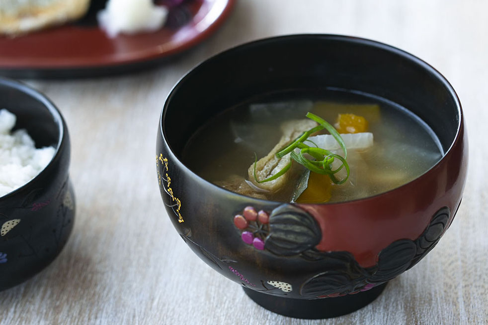 川添日記 草木彫 うるしの器 | 日本の季節を刳抜の木に彫る